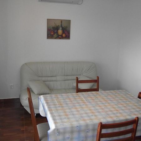 Apartments with a parking space Novi Vinodolski - 15823 Pokój zdjęcie