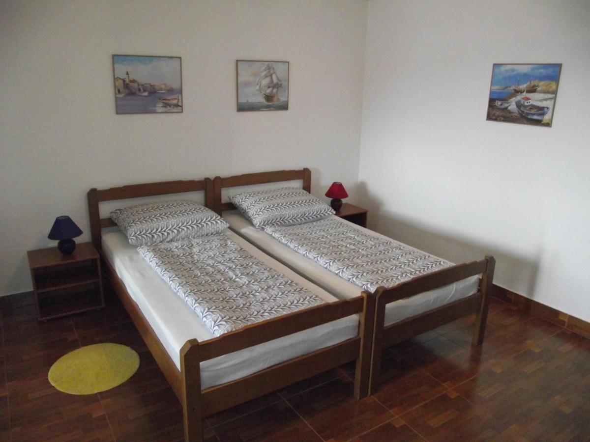 Apartments with a parking space Novi Vinodolski - 15823 Zewnętrze zdjęcie
