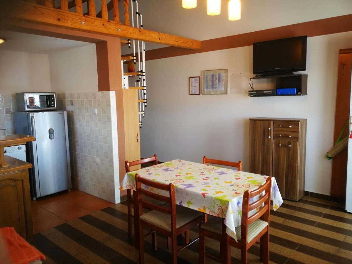 Apartments with a parking space Novi Vinodolski - 15823 Zewnętrze zdjęcie