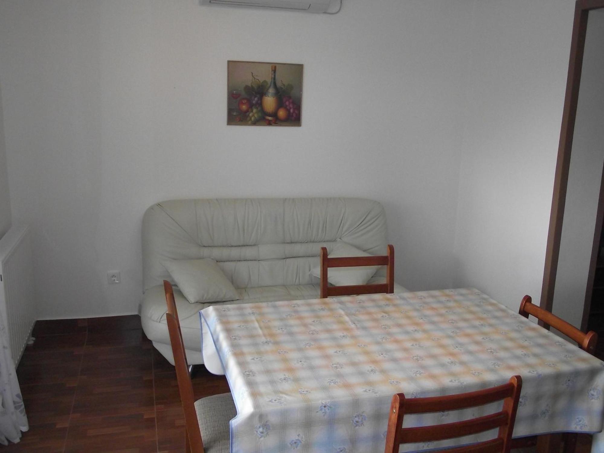 Apartments with a parking space Novi Vinodolski - 15823 Pokój zdjęcie